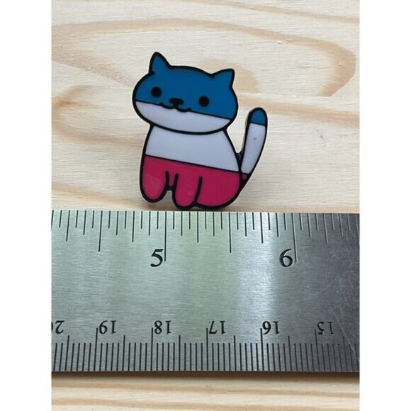 Cute Cat Enamel Pin With Pink/White/Blue Design & Black Rubber Clutch Back - Picture 3 of 3